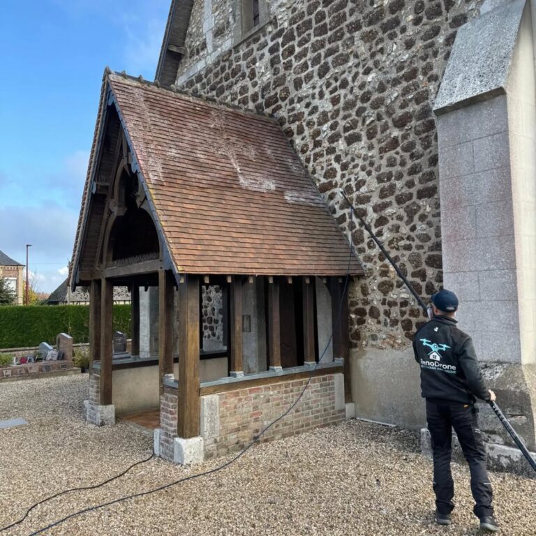 Chantier de démoussage RenoDrone