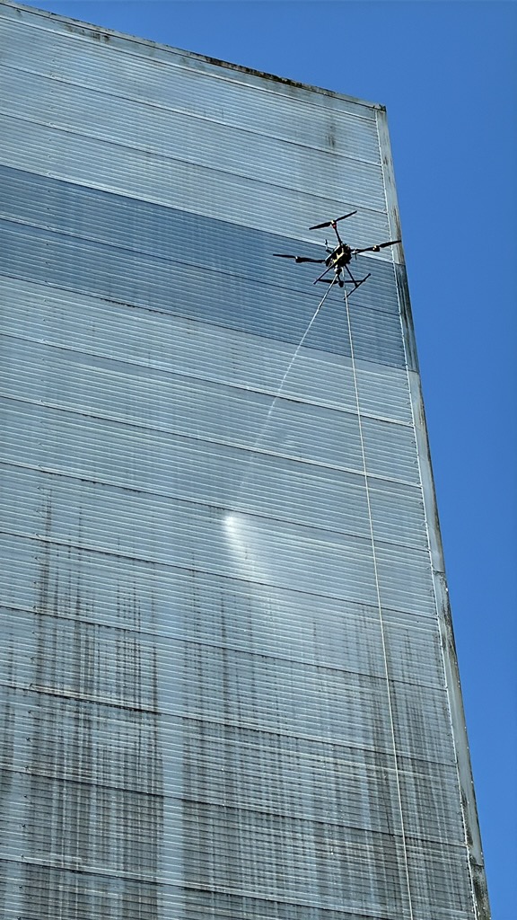 Nettoyage de façades et bardages métalliques