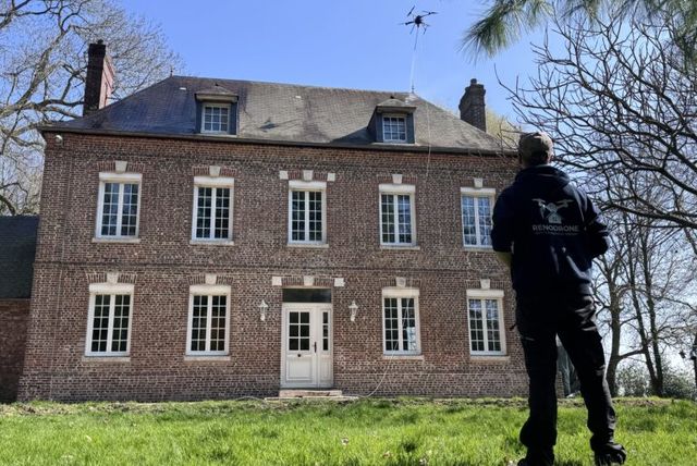 Façade traitée en hauteur par drone