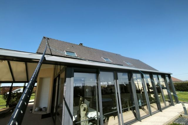 Galerie vitrée de bâtiment tertiaire